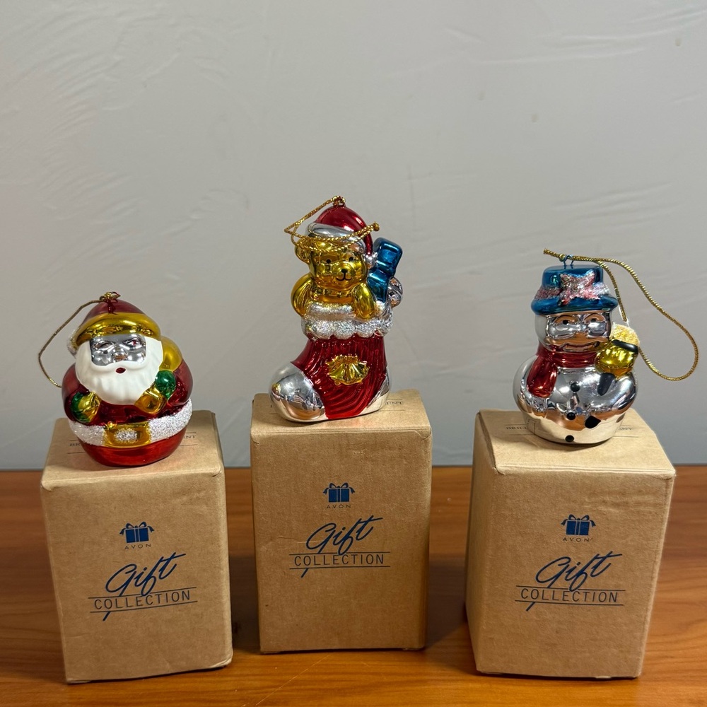 Set of 3 Avon Gift Collection‎ Festive Brilliant Ceramic Christmas Ornament Set